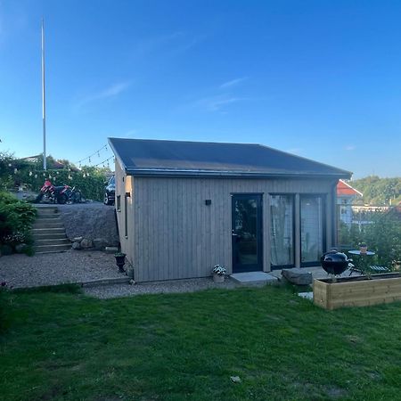Mysigt Attefallshus Med Naerhet Till Stad Och Hav Göteborg Extérieur photo